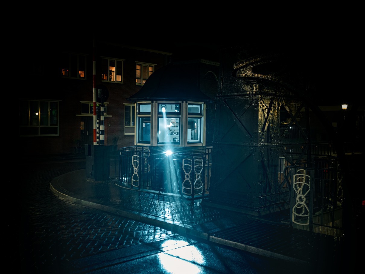 Brêge nei Frijheid - een vlucht de donkere nacht in