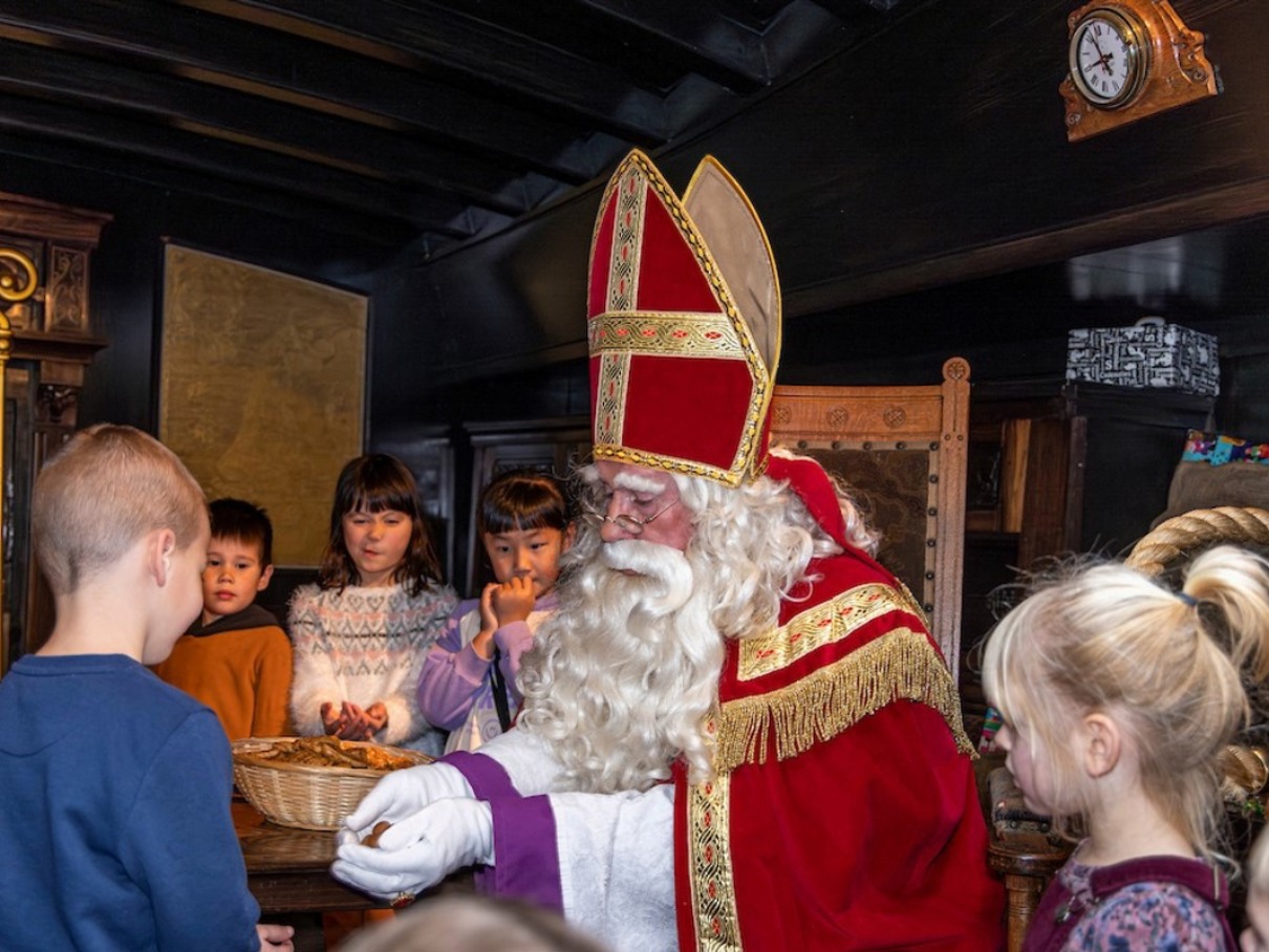 16 november: ontmoet Sinterklaas